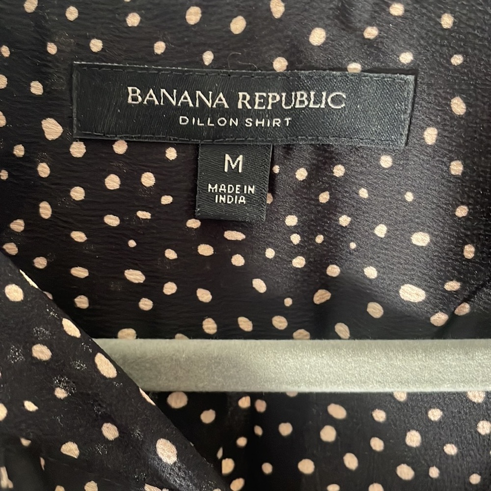 Banana Republic Button Down Blouse (Woman’s M) - Picture 2 of 6